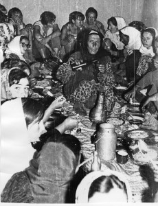 Шалиб. Мы на празднике в лакском селении. На заднем плане Вера Печенкина, Галя Бондаренко, Таня Крючкова и Тамара Погибенко